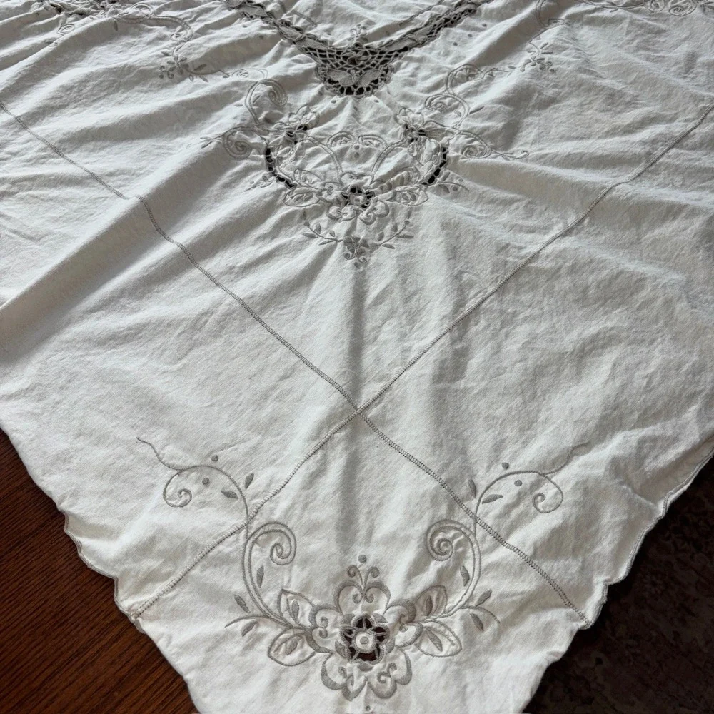 Vintage Cream Embroidered Linen Tablecloth + Table Runner Cutwork Lace  59x48